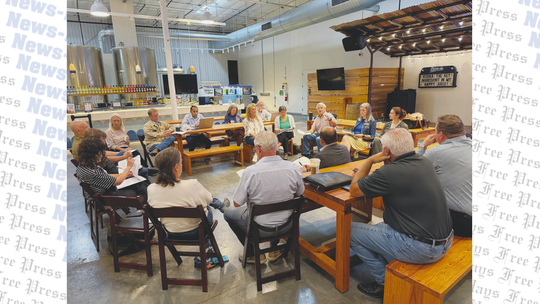 Dripping Springs officials, business owners discuss signs