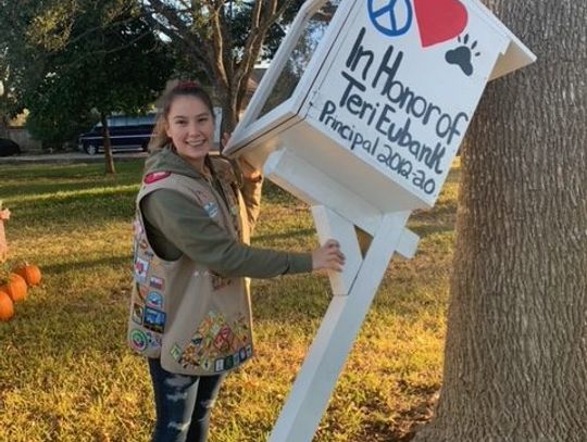 15-year-old dyslexic author creates book box for kids 