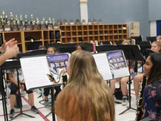 Barton Middle School band pays tribute to late teacher