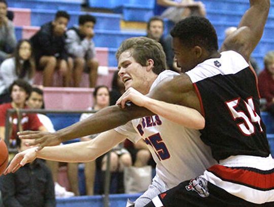 Bowie blitz downs Hays 61-45