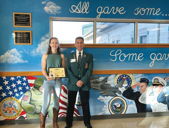 Brooke Thompson receives Special Forces Association Excellence Award