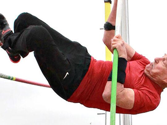 Buda pole vaulter leaps to new world record at 85