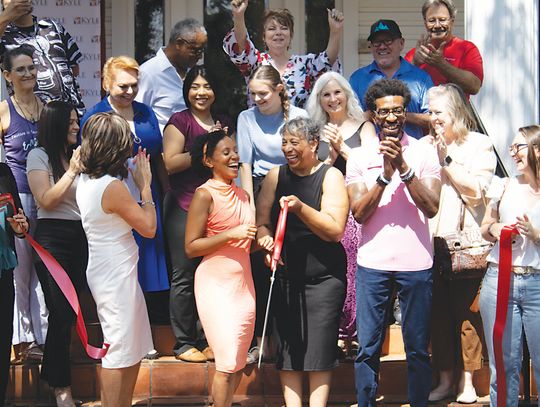 Bungalow 7 celebrates opening in Kyle