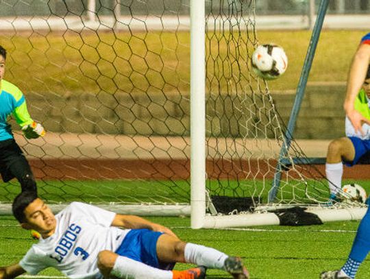 Chaps top Lobos on senior night
