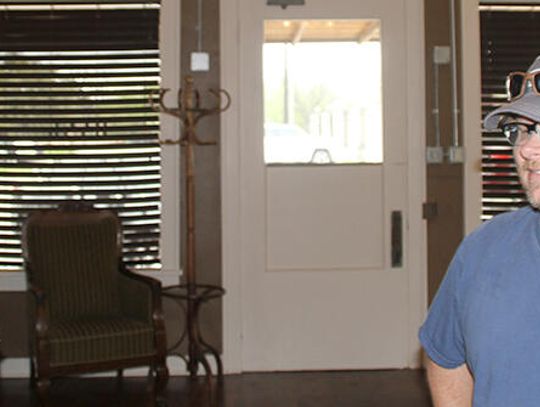 Come on in, have a cigar... New Buda business banks on historic charm