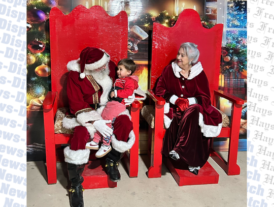 Community members enjoy Buda Holiday Lights