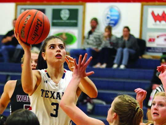 Davenport wins over Wimberley