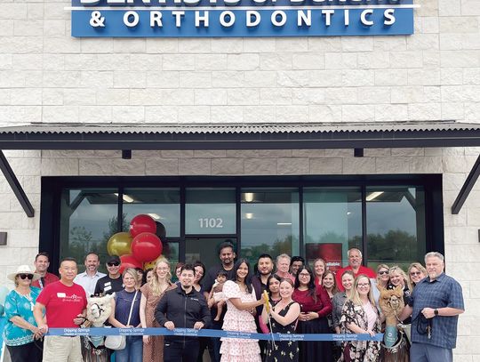 Dentists of Belterra hosts grand opening, cuts ribbon
