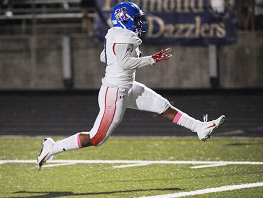 Despite early struggles, Hays tops Akins 45-7