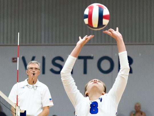 Despite struggles, Lady Lobos continue to improve