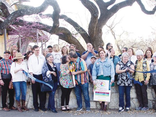 Dripping Springs Art League cuts ribbon