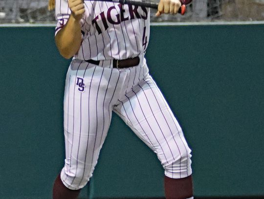 Dripping Springs Lady Tigers softball squeezes 1-0 win out of Lake Travis Cavaliers