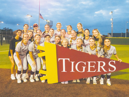 Dripping Springs Lady Tigers sweep Cedar Ridge, advance to Area round