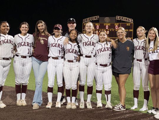 Dripping Springs softball clinches 7th district championship