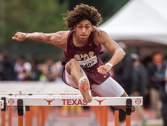 Dripping Springs Tigers participate in district track meet