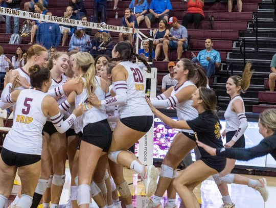 Dripping Springs Tigers volleyball team makes dramatic comeback win