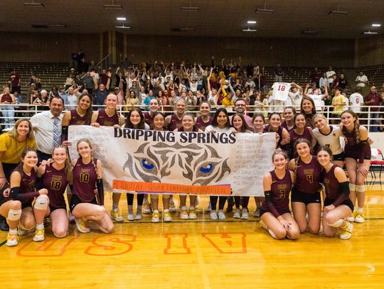 Dripping Springs volleyball wins against Round Rock in playoffs