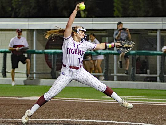 DS softball co-champs in 6A District 26