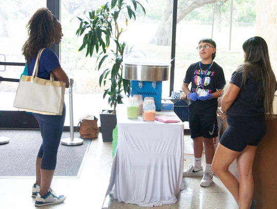 Entrepreneurs buzz about BEE Market
