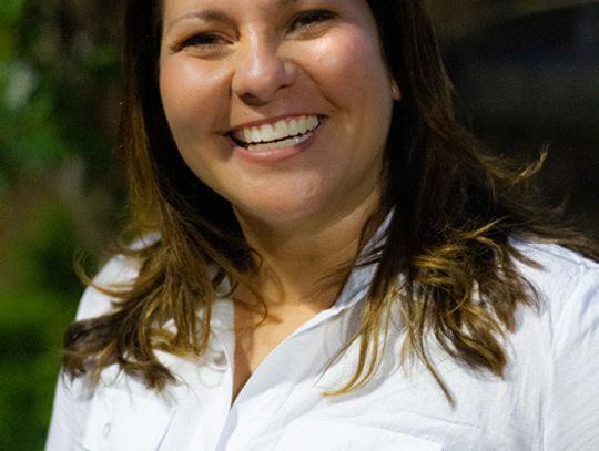 Flores-Cale vies for mayor
