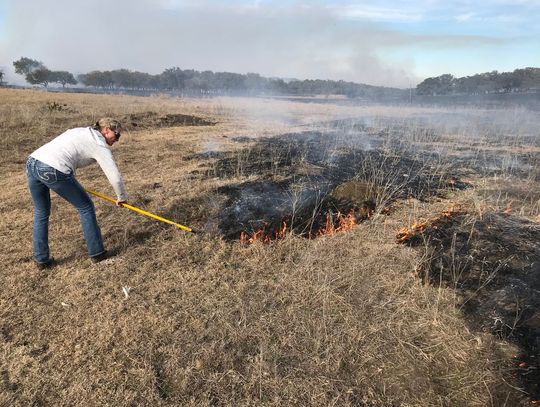 Grass fire breaks out near Wimberley