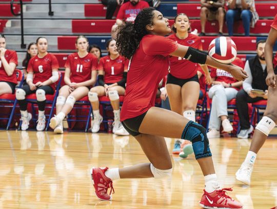 Hays Hawks soar over Leander Lions