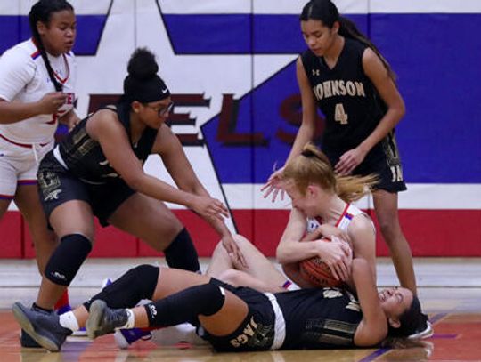 Hays keeps Jags on the ropes