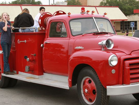 HCISD students refurbish vintage fire truck