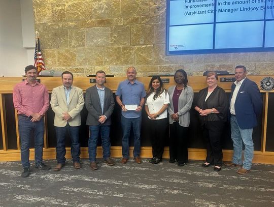 Homeowner's Association donates $5.7K for Garlic Creek basketball court improvements in Buda