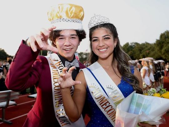 Johnson High School crowns Homecoming royalty