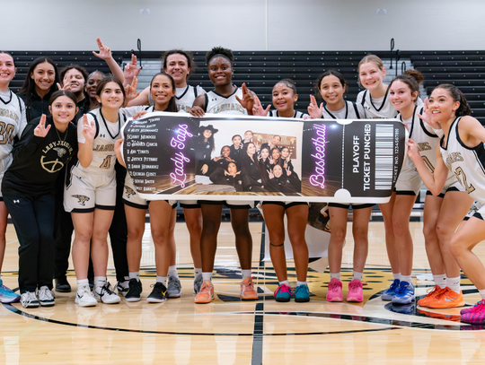 Johnson High School Lady Jags stomp Hornets, head to playoffs