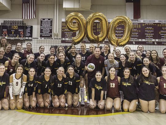 Kane reaches 900 win volleyball milestone