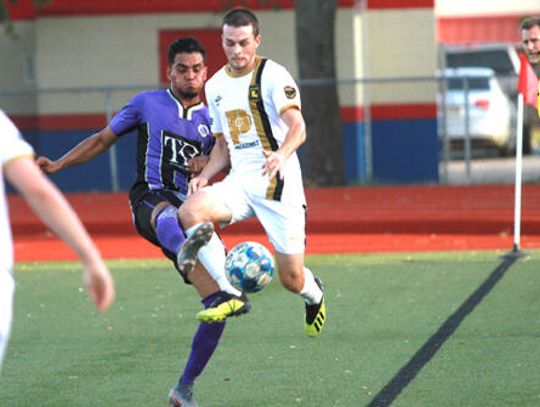 Krewe crushes Lobos 5-0