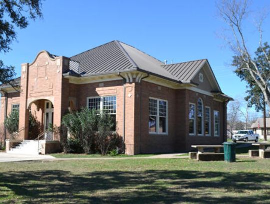 Kyle OKs repairs to historic City Hall