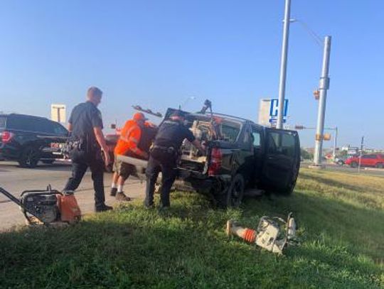 Kyle Police arrest theft suspects in pursuit