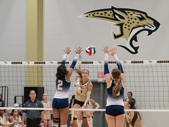 Johnson Lady Jags remain undefeated in district after wins over Akins, Hays