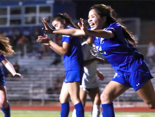 Lady Lobos crush Akins 4-0 in regular season finale