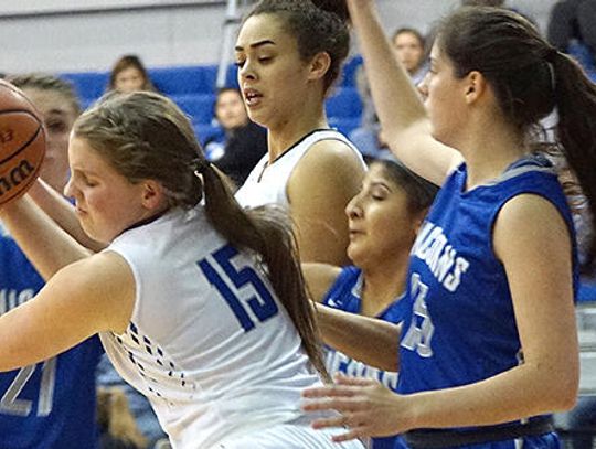 Lady Lobos fall to Del Valle, Cedar Ridge in season opener