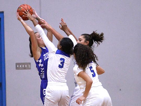 Lady Lobos roughed up in 62-35 Georgetown loss
