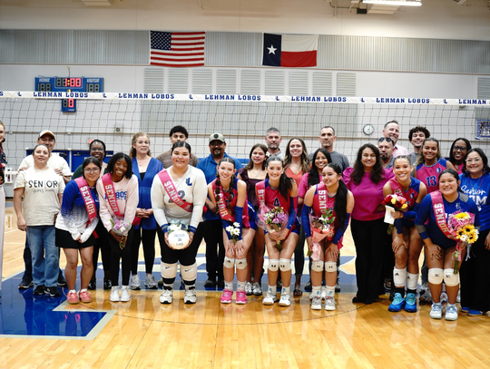 Lady Lobos volleyball celebrates Senior Night