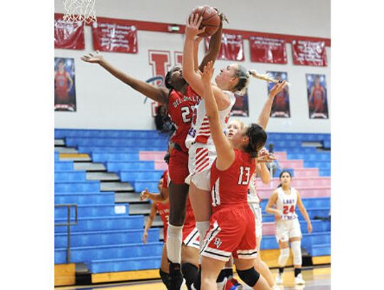 Lady Rebel hoops take down Del Valle 60-32
