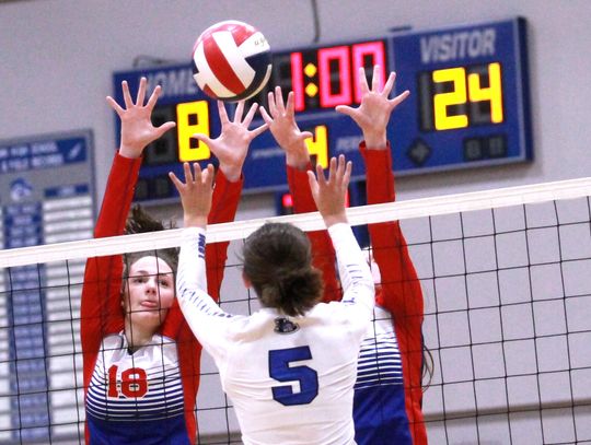 Lady Rebs cruise to a 3 set sweep over Lobos