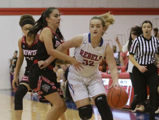 Lady Rebs rally to blast Bowie 46-41