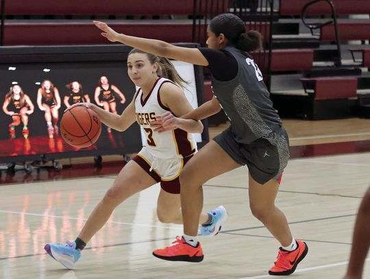 Lady Tigers defeated by Bowie