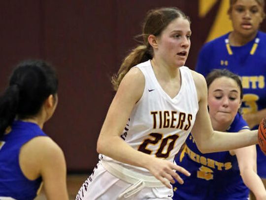 Lady Tigers lose nailbiter to Mules
