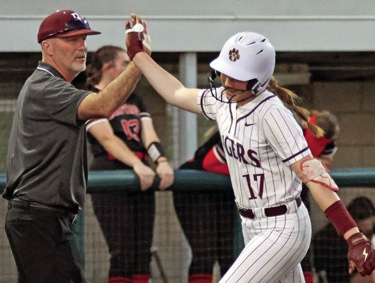 Dripping Springs Lady Tigers softball team runs to hold onto first place
