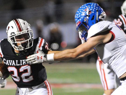 Lake Travis rolls past Hays 59-27