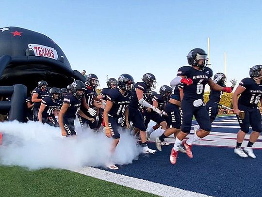 Late comeback lifts Texans past Hawks 24-22