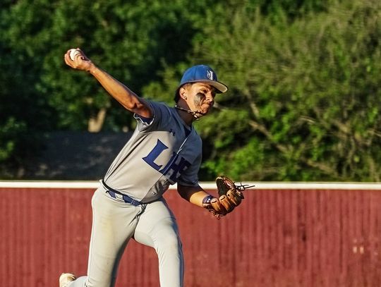 Lehman Lobos beat Lockhart Lions