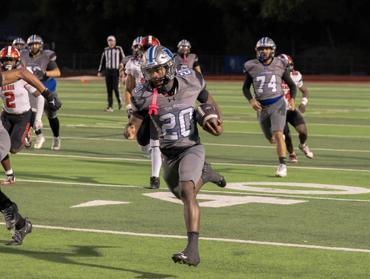 Lehman Lobos garner second district win for homecoming